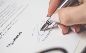 民法典规定如何签有限责任合伙合同