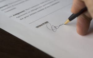 在借款合同中，当事人是否需要承担违约责任？